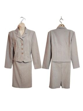 Vintage 90s Spago Floral Embroidery Button Front Blazer Straight Skirt Suit Grey